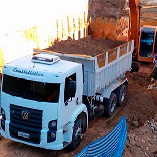 Locação de Máquinas e Caminhões
